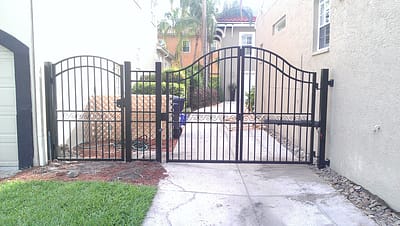 Gates fabricated with plenty of structure. Gates built with structure in mind hold up better long term and prevents sagging and other long term issues. 